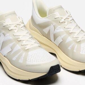 Veja Condor 3 Sneakers Cream and White Men's Size 9